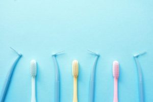 1日何時間アライナーを装着する必要がありますか？